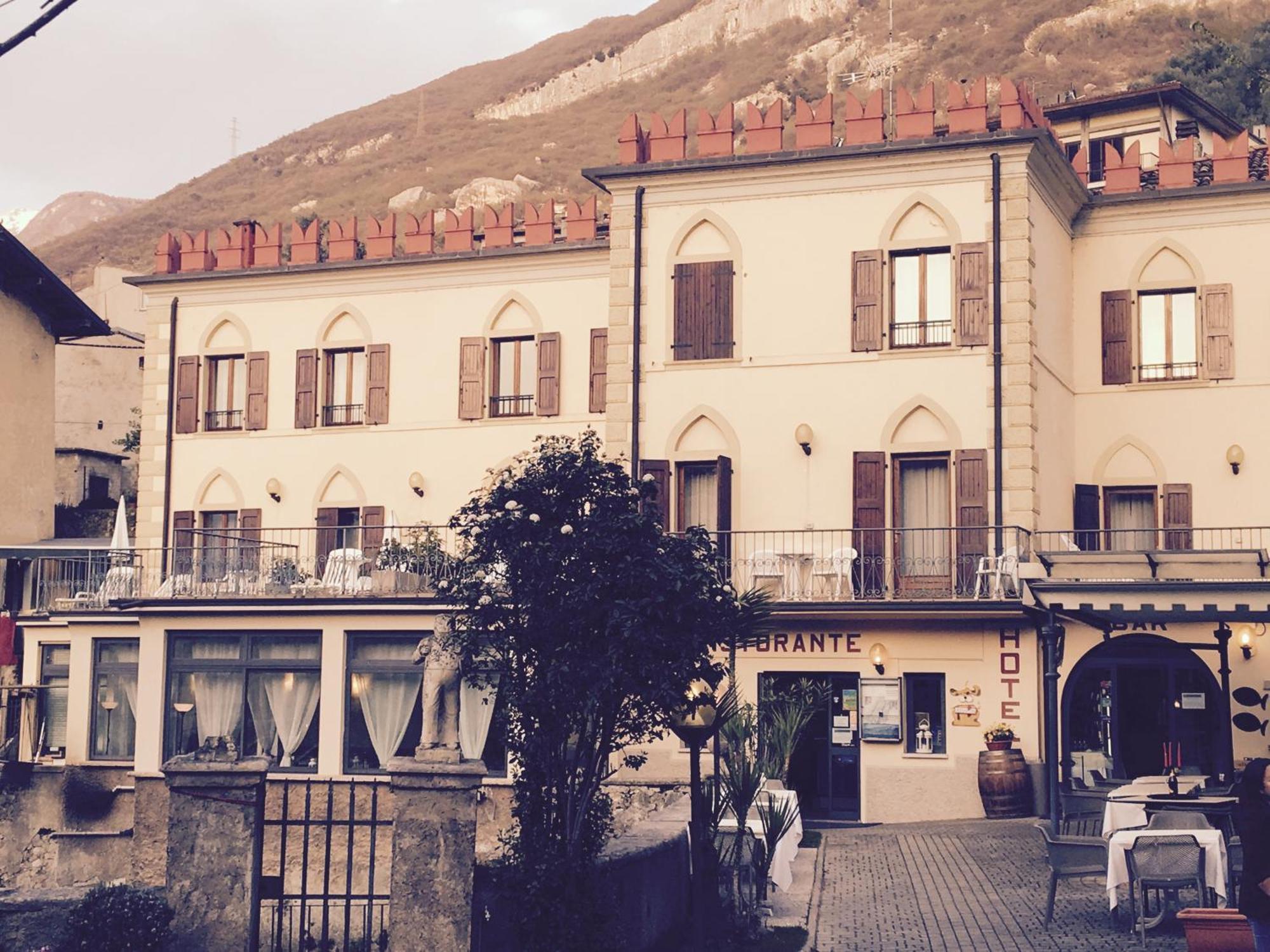 Hotel E Ristorante Cassone Malcesine Exteriör bild