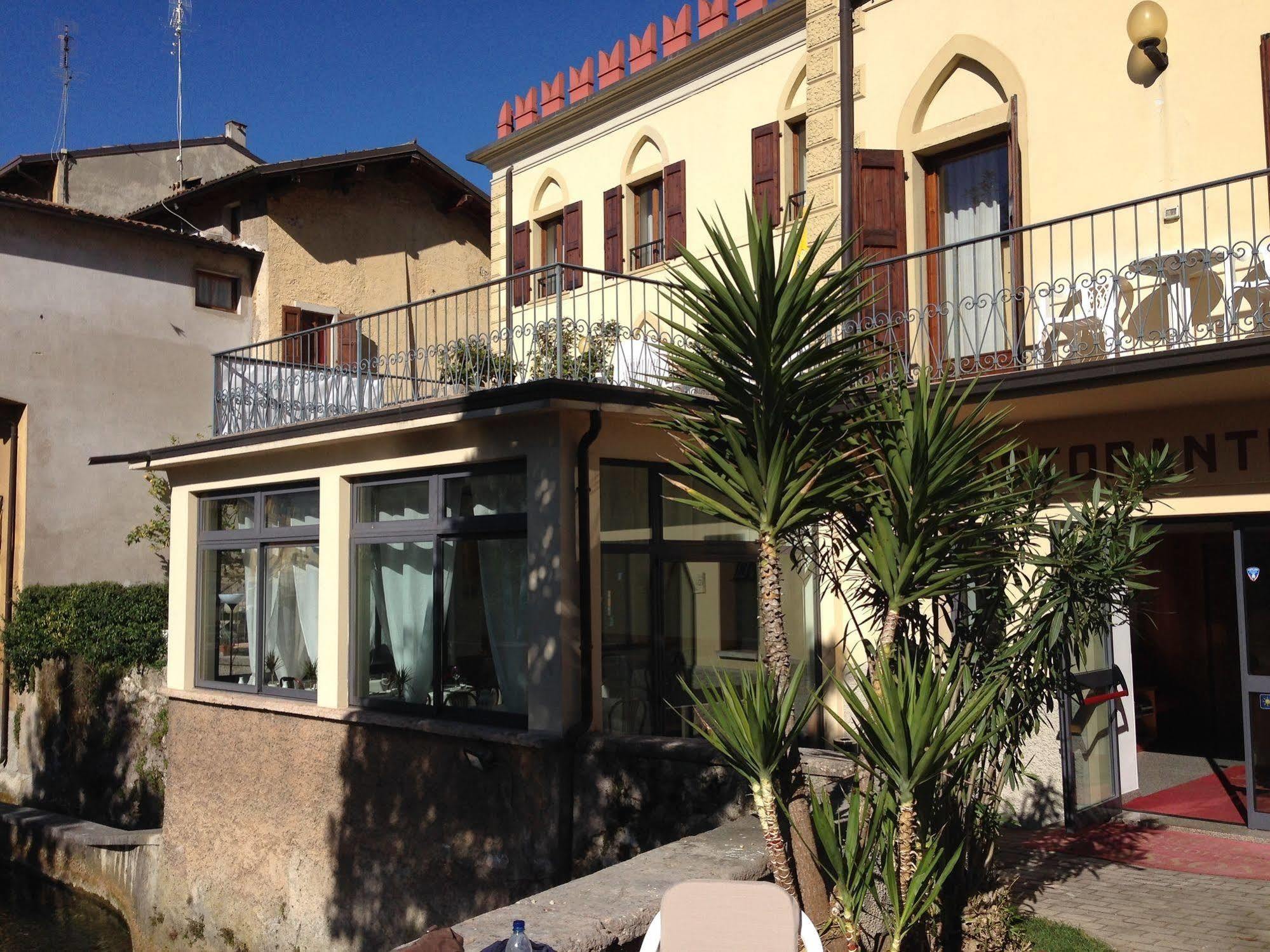 Hotel E Ristorante Cassone Malcesine Exteriör bild