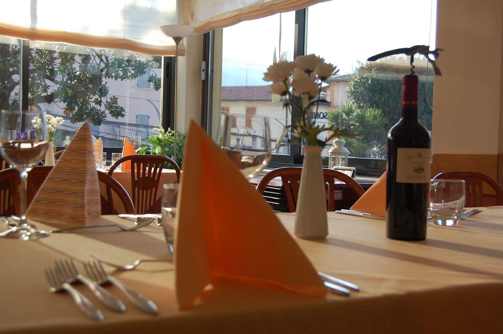 Hotel E Ristorante Cassone Malcesine Exteriör bild